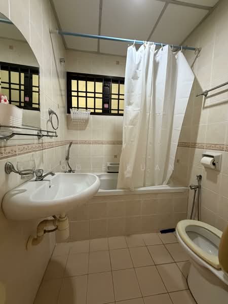 Condominium for Sale at Golf Vista Resort Homes - Jodie Kuan - Master Bathroom with Bath Tub - PropertyGuru.com.my