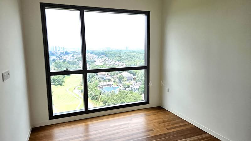 Master room golf view
