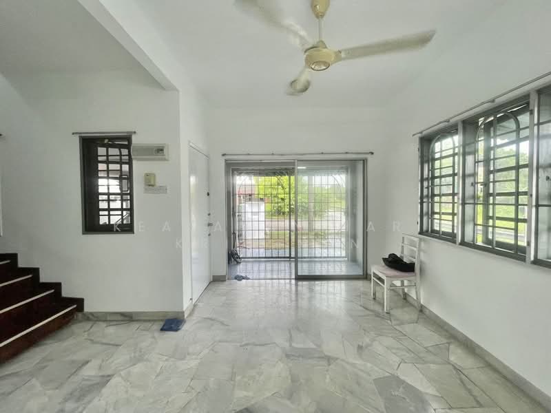 2-storey Terraced House for Sale in Usj 3 (Subang Jaya) - Keasavan Hari Krishnan - Living Room - PropertyGuru.com.my
