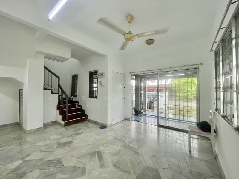2-storey Terraced House for Sale in Usj 3 (Subang Jaya) - Keasavan Hari Krishnan - Living Room - PropertyGuru.com.my