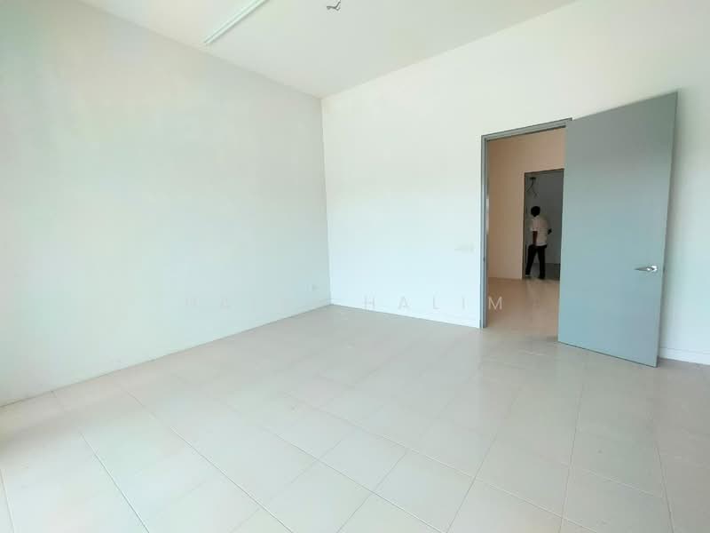 2-storey Terraced House for Sale in Bandar Saujana Putra (Tanjong Duabelas) - Hairi Halim - PropertyGuru.com.my