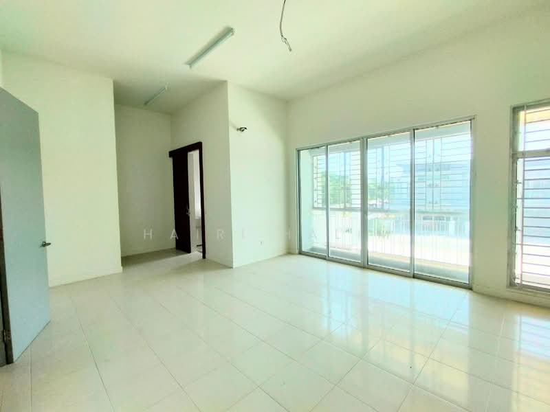 2-storey Terraced House for Sale in Bandar Saujana Putra (Tanjong Duabelas) - Hairi Halim - PropertyGuru.com.my