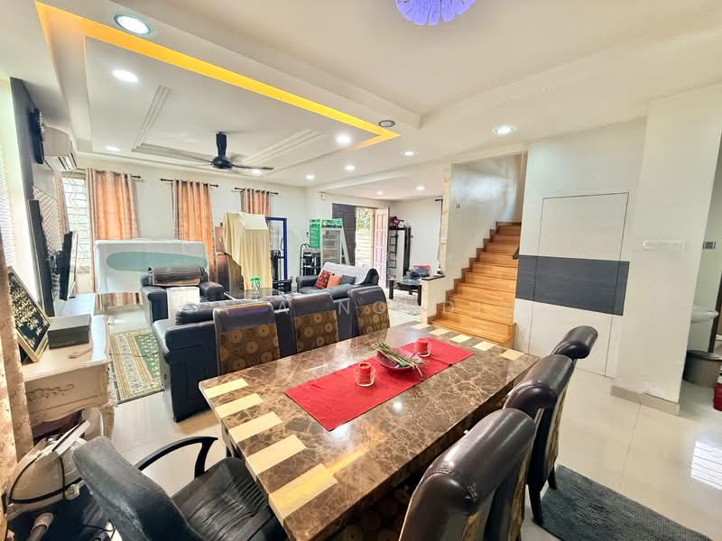 Rumah Banglo untuk Dijual di Aman Perdana (Kapar) - Sa'a Nordin - Living Room - PropertyGuru.com.my