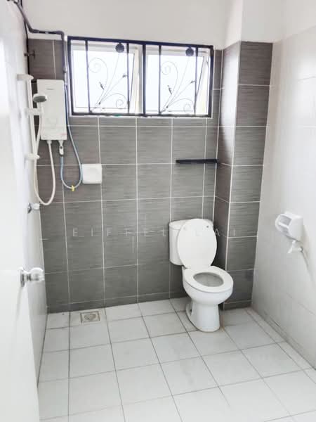 Rumah Teres 2 Tingkat untuk Disewa di Jade Hills (Kajang) - Eiffel Lai - Bathroom - PropertyGuru.com.my