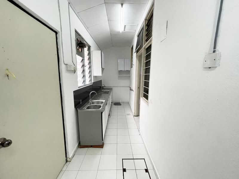 2-storey Terraced House for Rent in Jade Hills (Kajang) - Eiffel Lai - Kitchen - PropertyGuru.com.my