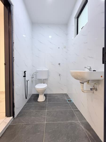 Rumah Teres 2 Tingkat untuk Dijual di Nusantara Prima (Gelang Patah) - Yvonne Lim - Bathroom - PropertyGuru.com.my