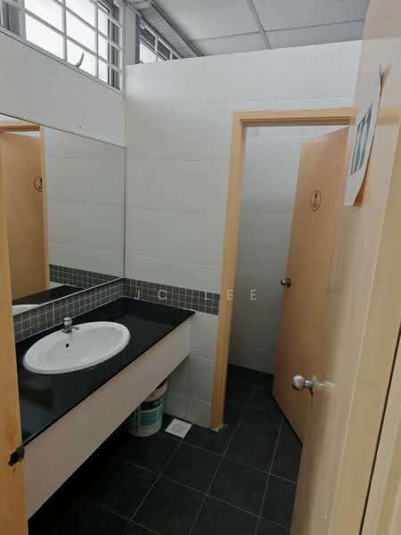Office for Rent in Bandar Bukit Tinggi (Klang) - JC Lee - Bathroom - PropertyGuru.com.my