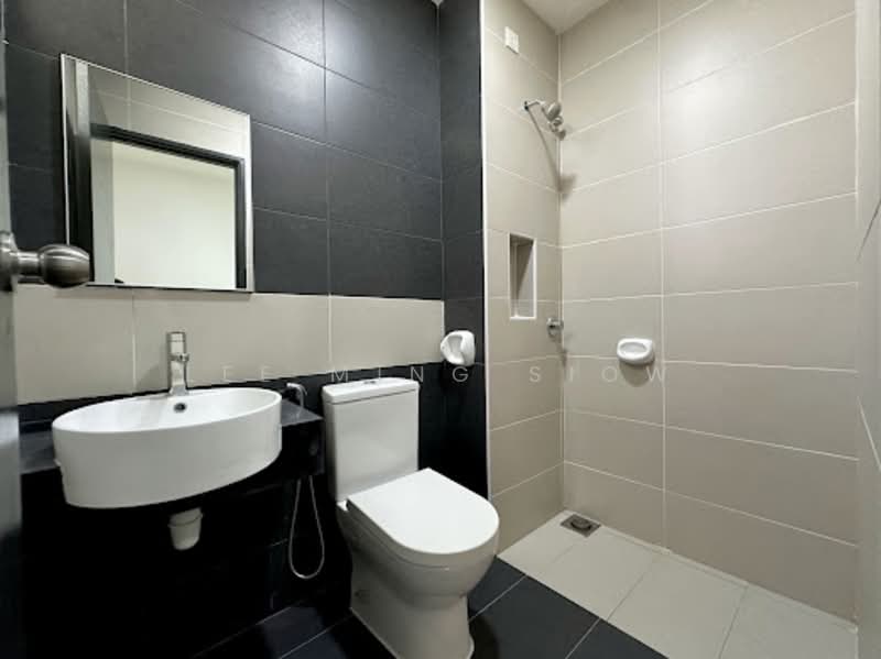 Service Residence for Sale at Vida Heights - Lee Ming Siow - Bathroom - PropertyGuru.com.my