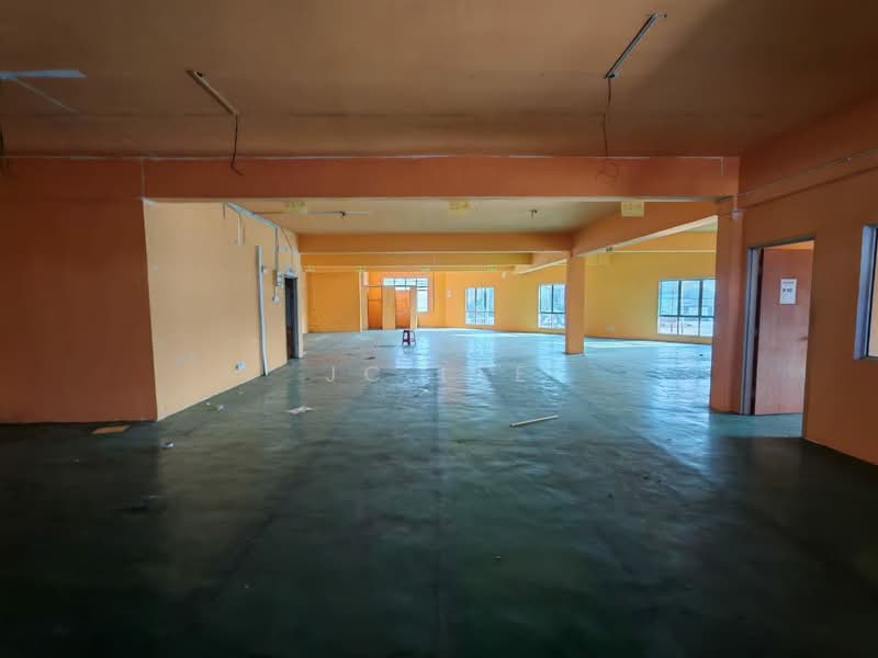 Ist floor Office