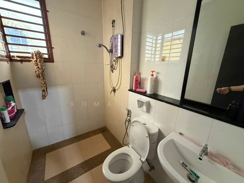 Rumah Berkembar untuk Dijual di Antara Gapi (Ulu Yam) - Roman Yap - Bathroom - PropertyGuru.com.my