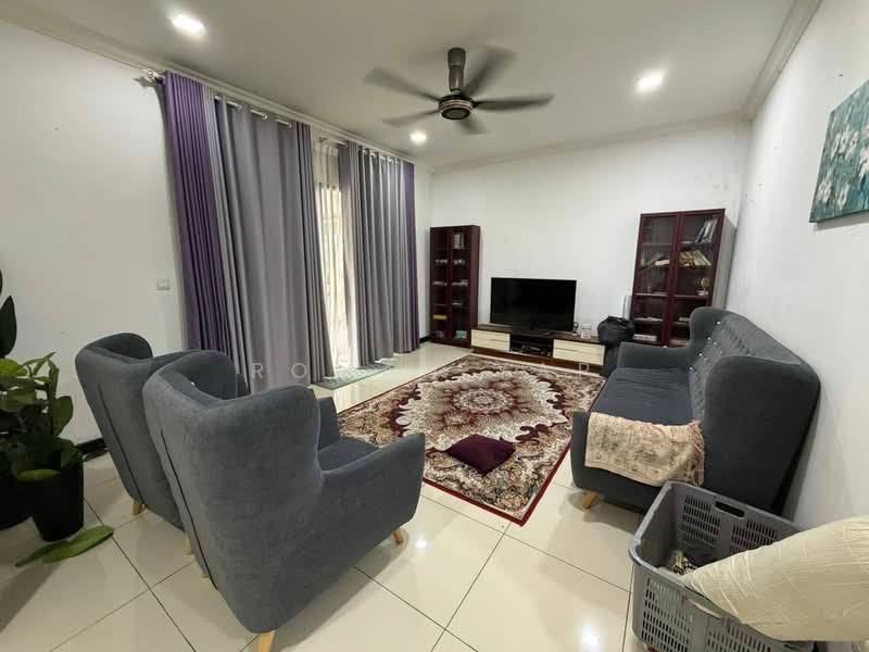 Rumah Berkembar untuk Dijual di Antara Gapi (Ulu Yam) - Roman Yap - Living Room - PropertyGuru.com.my