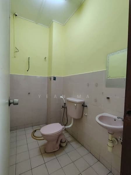 Townhouse for Rent in Rawang (Selangor) - Yean Ma - Bathroom - PropertyGuru.com.my