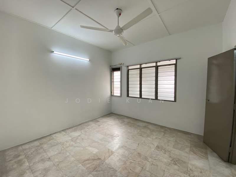 Rumah Teres 2 Tingkat untuk Disewa di Taman Ipoh Timur (Ipoh) - Jodie Kuan - Bedroom 3 - PropertyGuru.com.my