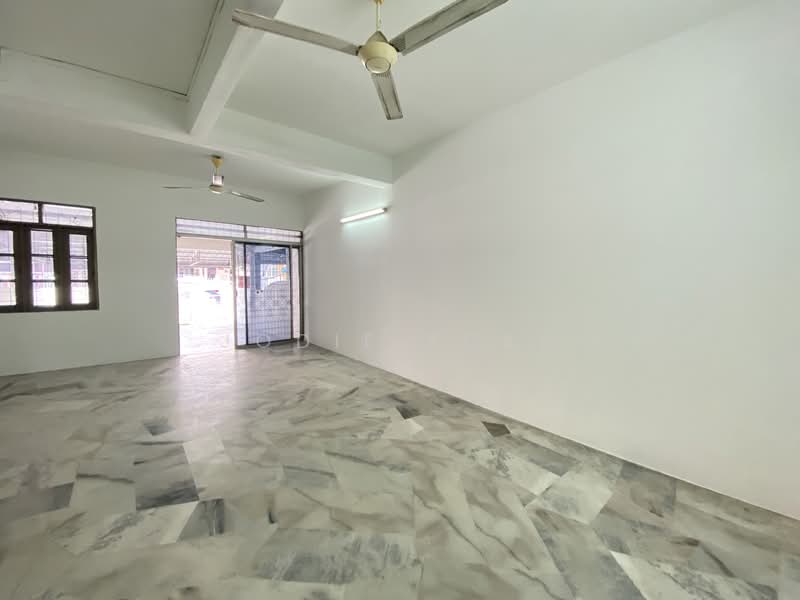 Rumah Teres 2 Tingkat untuk Disewa di Taman Ipoh Timur (Ipoh) - Jodie Kuan - Living Area - PropertyGuru.com.my