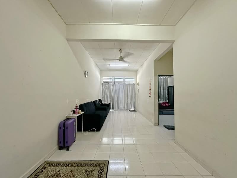 Rumah Teres 1 Tingkat untuk Dijual di Taman Desa Cempaka 3 (Nilai) - Irene Siew - Living Room - PropertyGuru.com.my