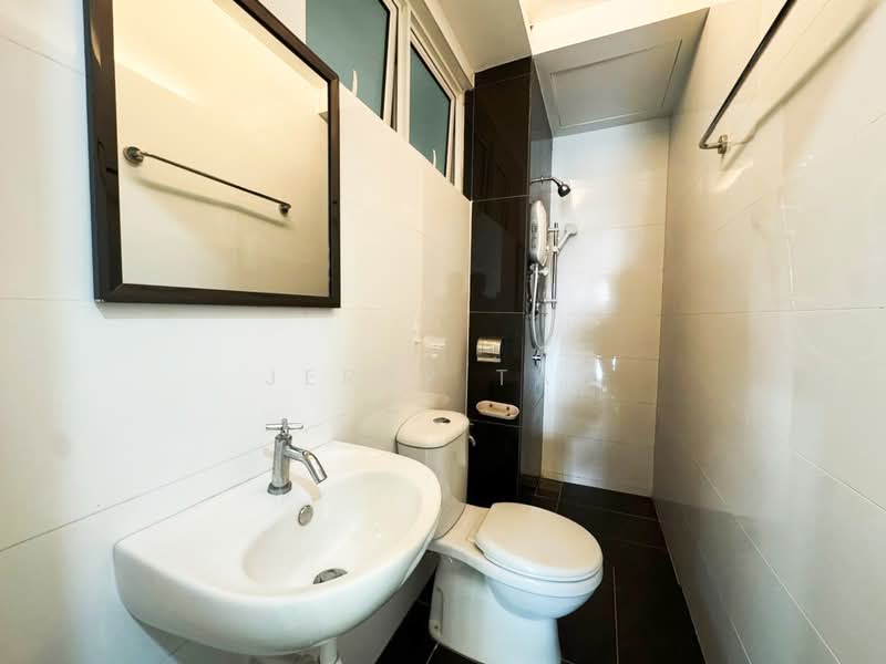 Kondominium untuk Disewa di The Clovers - Jerry Tan - Bathroom - PropertyGuru.com.my