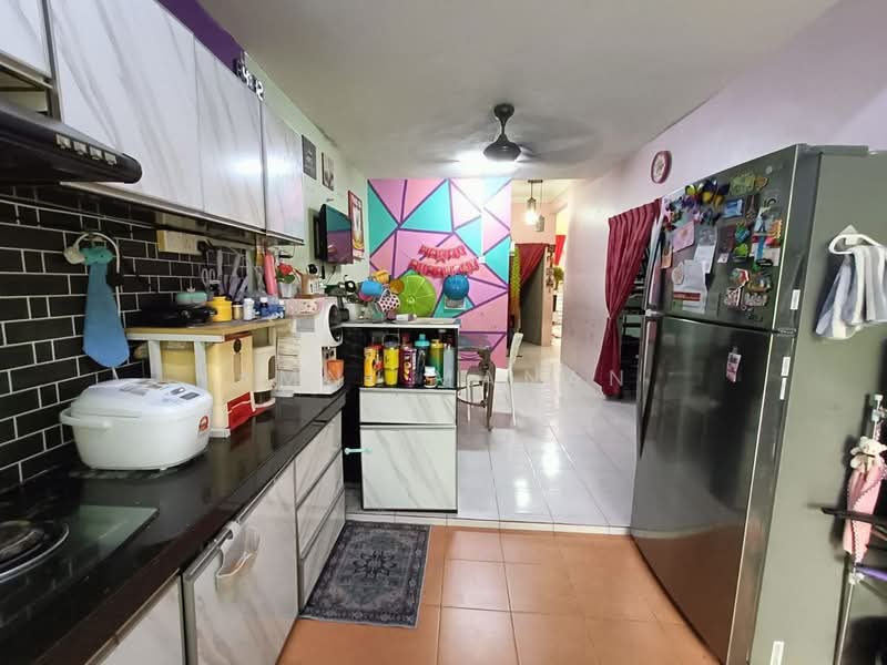 1-storey Terraced House for Sale in Telok Panglima Garang (Selangor) - Amni Manan - Kitchen - PropertyGuru.com.my