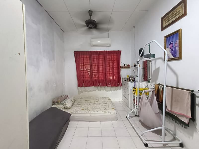 1-storey Terraced House for Sale in Telok Panglima Garang (Selangor) - Amni Manan - Bedroom - PropertyGuru.com.my