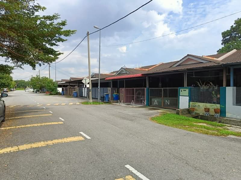 1-storey Terraced House for Sale in Telok Panglima Garang (Selangor) - Amni Manan - PropertyGuru.com.my