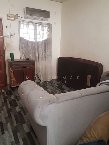 1-storey Terraced House for Sale in Balok (Sungai Karang) - Mohammad Azizi - PropertyGuru.com.my