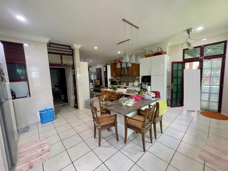 Semi-Detached House for Sale in Shah Alam (Selangor) - Ashraf Azwan - Kitchen - PropertyGuru.com.my