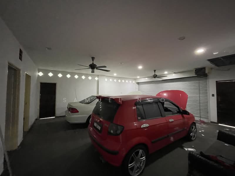 Rumah Teres 2 Tingkat untuk Dijual di Setia Tropika (Johor Bahru) - Samuel Ngo - Car Park - PropertyGuru.com.my