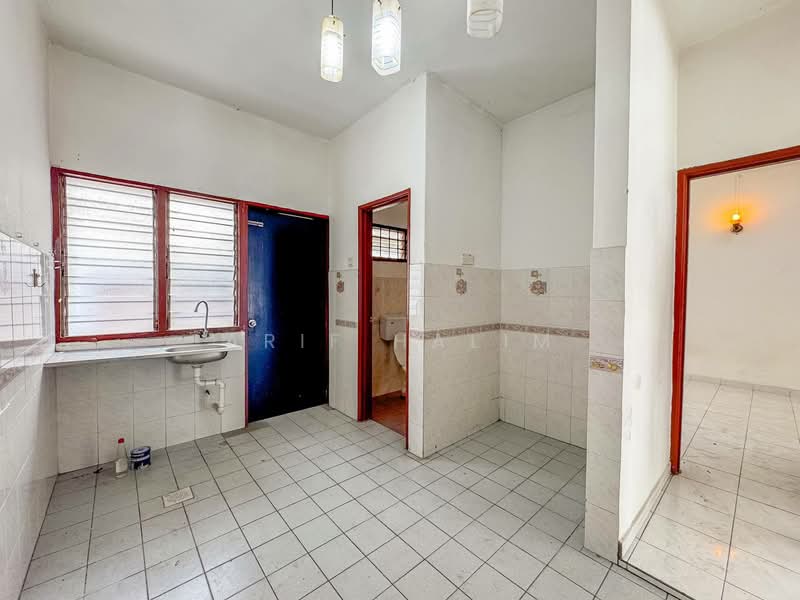 Semi-Detached House for Sale in Taman Taming Jaya (Balakong) - Arif Halim - PropertyGuru.com.my