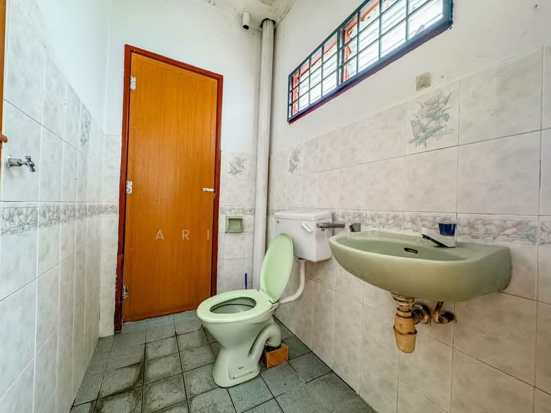 Semi-Detached House for Sale in Taman Taming Jaya (Balakong) - Arif Halim - PropertyGuru.com.my