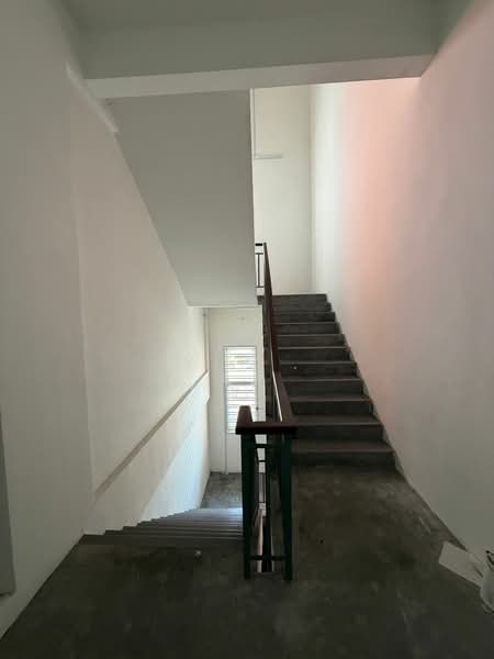 Kilang untuk Dijual di Permas Jaya (Johor) - Yip . - Corridor - PropertyGuru.com.my