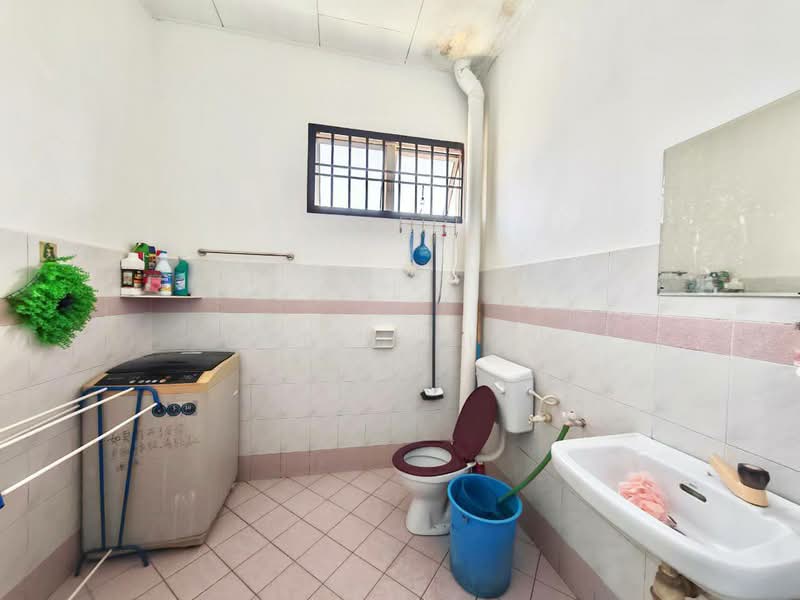 2-storey Terraced House for Sale in Taman Nusa Bestari 2 (Iskandar Puteri (Nusajaya)) - Chris Liew - Bathroom - PropertyGuru.com.my