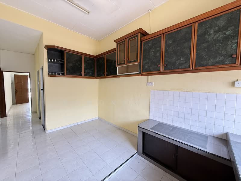 Rumah Teres 1 Tingkat untuk Dijual di Taman Bukit Beruang (Bukit Baru) - Ramona Tan - Kitchen - PropertyGuru.com.my