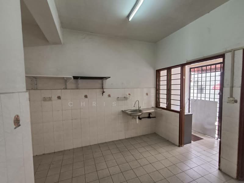 2-storey Terraced House for Sale in Permas Jaya (Johor Bahru) - Chris Liew - Kitchen - PropertyGuru.com.my