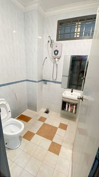 2-storey Terraced House for Sale in Pagoh (Johor) - Albert Liew - Bathroom - PropertyGuru.com.my