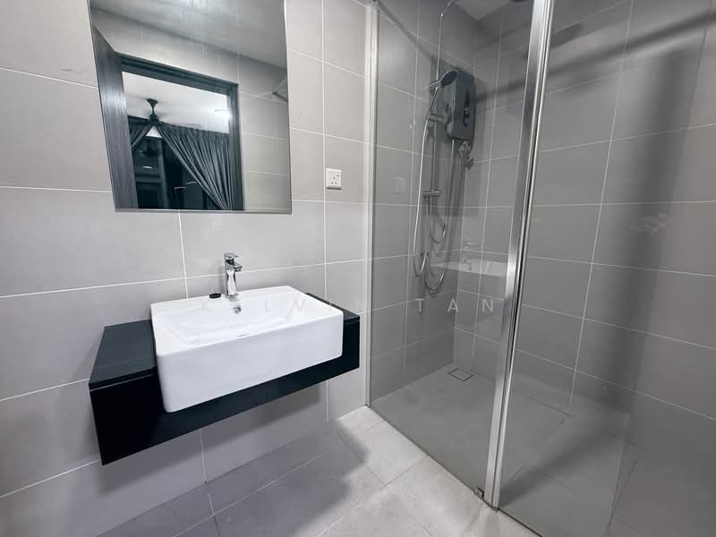 Kondominium untuk Dijual di Anggun Residences - Kelvin Tan - Bathroom - PropertyGuru.com.my