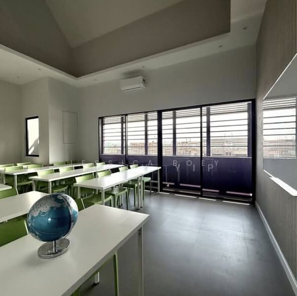 Kedai untuk Dijual di Iskandar Puteri (Nusajaya) (Johor) - Jessica Boey - Study - PropertyGuru.com.my