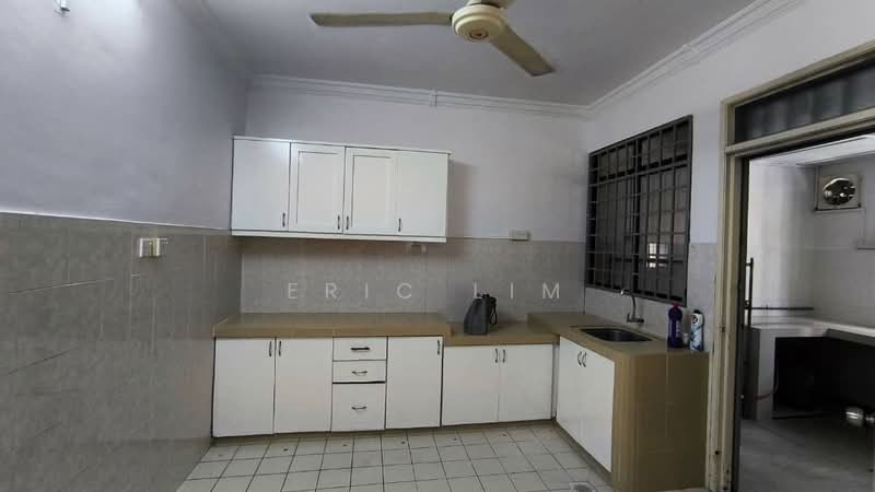 Rumah Teres 2.5 Tingkat untuk Disewa di Bandar Utama 10 (Bandar Utama) - Eric Lim - Kitchen - PropertyGuru.com.my