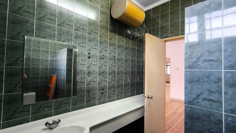 Rumah Teres 2.5 Tingkat untuk Disewa di Bandar Utama 10 (Bandar Utama) - Eric Lim - Bathroom - PropertyGuru.com.my