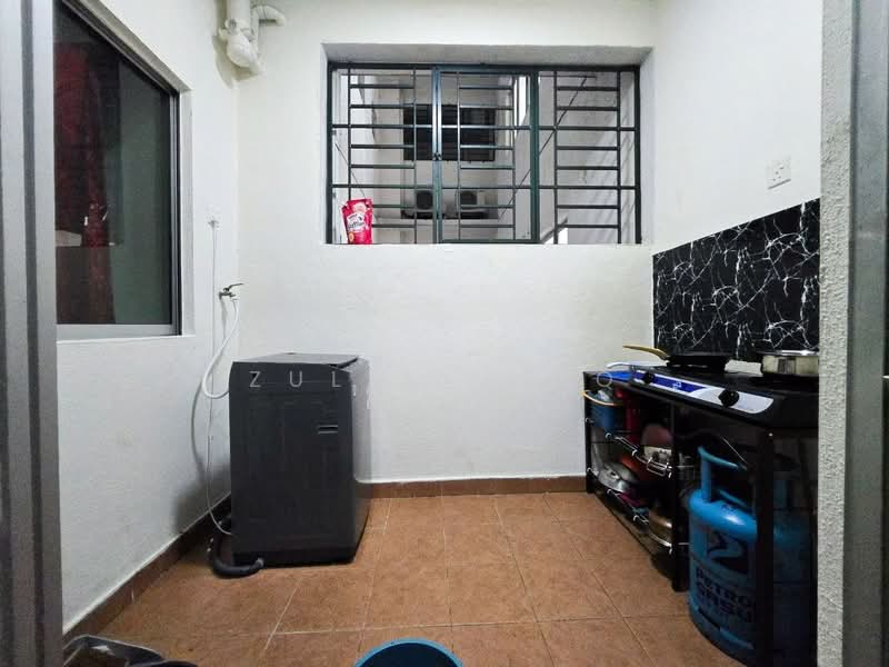 Service Residence for Sale at OUG Parklane - Zul Syafiq - Kitchen - PropertyGuru.com.my