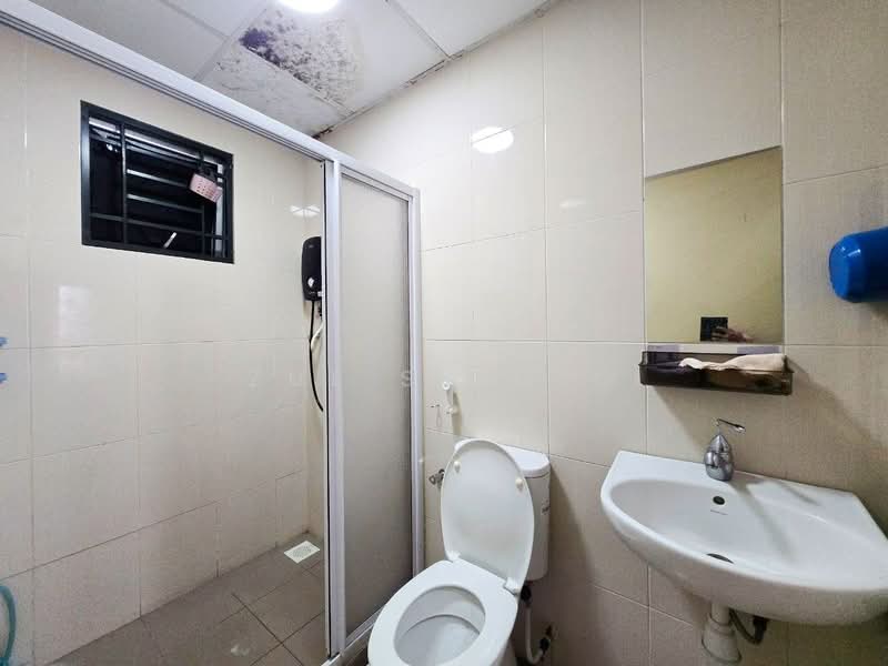 Service Residence for Sale at OUG Parklane - Zul Syafiq - Bathroom - PropertyGuru.com.my