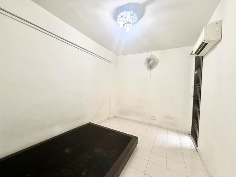Pangsapuri untuk Dijual di Villa Bestari Apartment - Jessica Boey - Bedroom - PropertyGuru.com.my