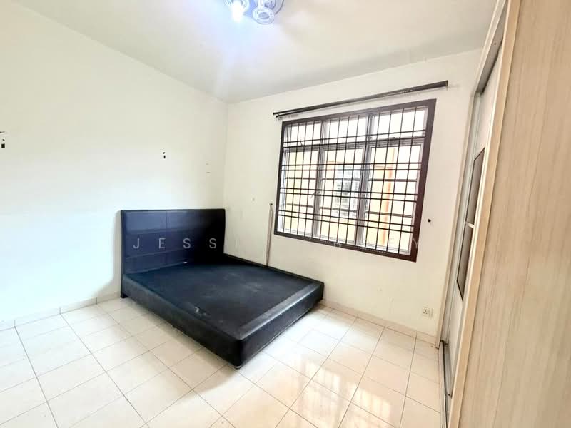 Pangsapuri untuk Dijual di Villa Bestari Apartment - Jessica Boey - Bedroom - PropertyGuru.com.my