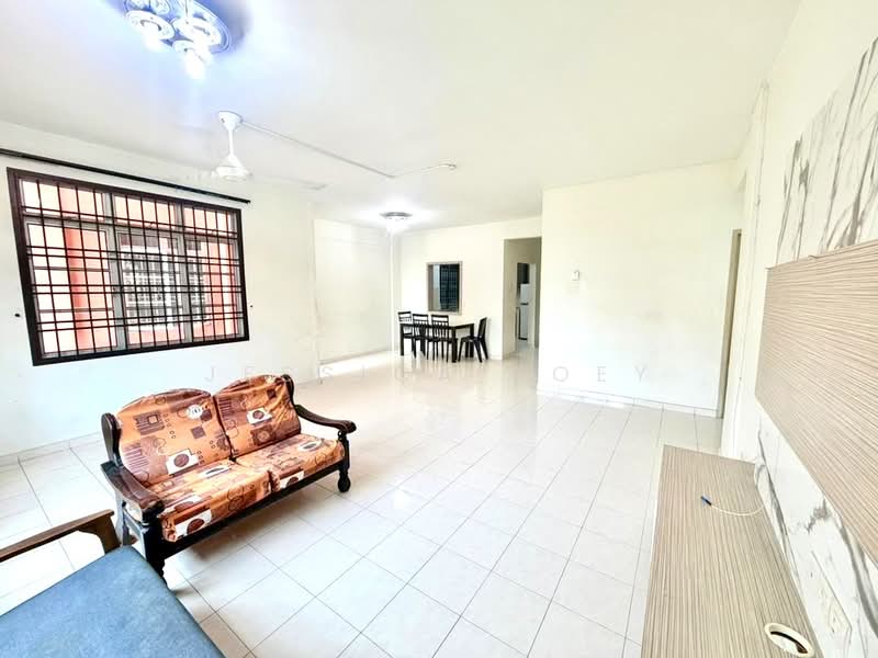 Pangsapuri untuk Dijual di Villa Bestari Apartment - Jessica Boey - Living Room - PropertyGuru.com.my