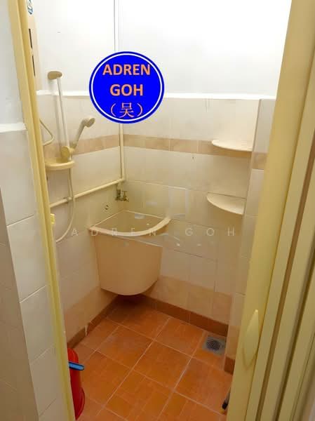 Flat for Sale at Taman Batu Bukit - Adren Goh - Bathroom - PropertyGuru.com.my