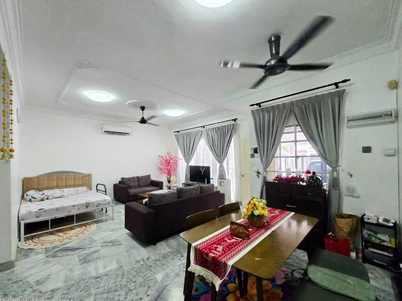 Terraced House for Sale in Bandar Kinrara Seksyen 5 (Bandar Kinrara) - Zul Syafiq - Living Room - PropertyGuru.com.my