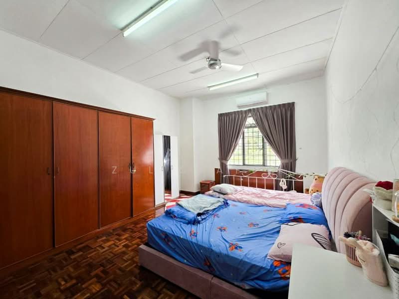 Terraced House for Sale in Bandar Kinrara Seksyen 5 (Bandar Kinrara) - Zul Syafiq - Bedroom - PropertyGuru.com.my