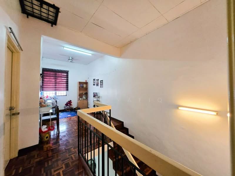 Terraced House for Sale in Bandar Kinrara Seksyen 5 (Bandar Kinrara) - Zul Syafiq - Corridor - PropertyGuru.com.my