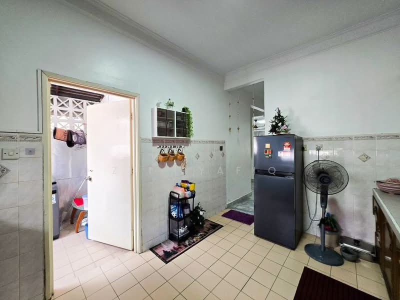 Terraced House for Sale in Bandar Kinrara Seksyen 5 (Bandar Kinrara) - Zul Syafiq - Kitchen - PropertyGuru.com.my