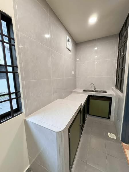 Rumah Teres 2 Tingkat untuk Dijual di Ulu Tiram (Johor) - Harry Neo - Kitchen - PropertyGuru.com.my