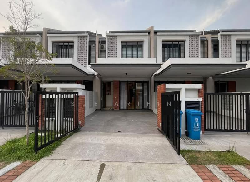 Rumah Teres untuk Dijual di Elmina (Shah Alam) - Sue Arifin - Exterior - PropertyGuru.com.my