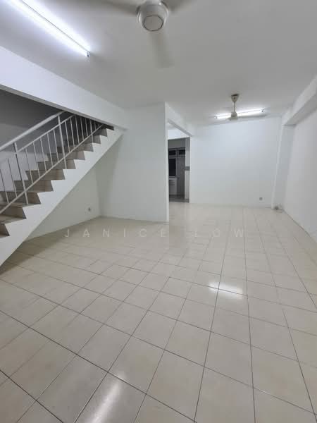 2-storey Terraced House for Sale in Setia Alam (Selangor) - Janice Low - Living Room - PropertyGuru.com.my